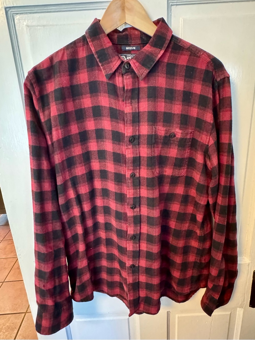 American Rag Cie Men’s Buffalo Plaid Flannel Shirt | Medium | Red & Black